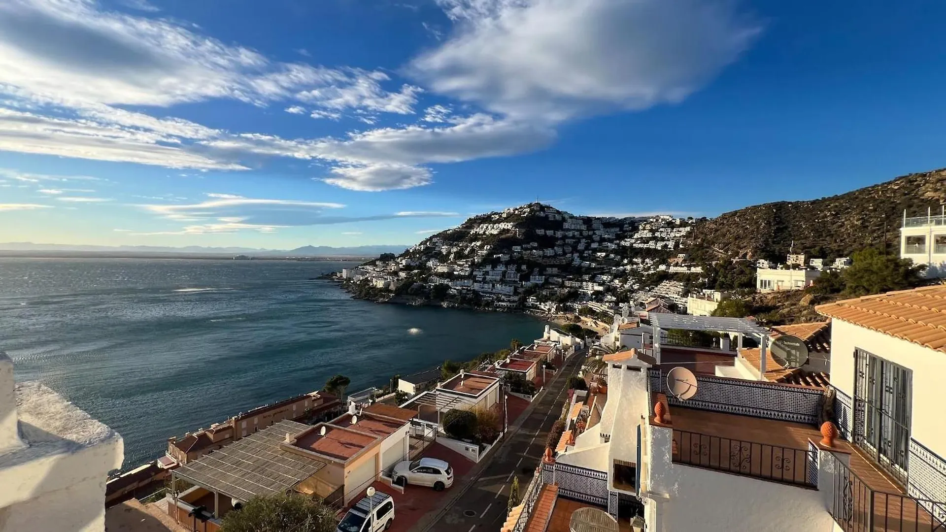 Preciosa Casa Con Vista Al Mar Vila Roses